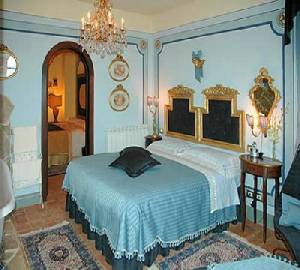 Xtrallusion offers characteristic Bed and Breakfast, B&B, Guest House, Hotel, Albergo and Country Lodge accommodation in Italy. Plus independent self-guided Walking, Adventure, Activity, Skiing and Paragliding Holiday itineraries on the Italian Rivieras, in the Italian Lakes, in the Italian Alps and in some of the most beautiful corners of Italy.